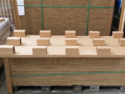 山東紙托(tuo)盤