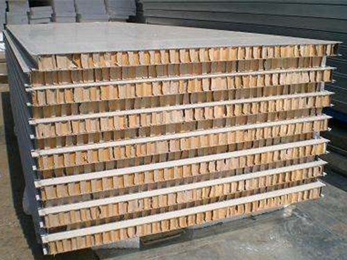 東營蜂(feng)窩紙箱