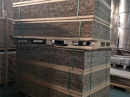 麗水(shuǐ)蜂窩紙箱(xiāng)